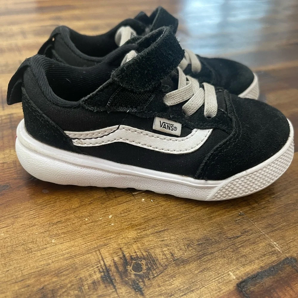 Vans Kids Ultrarange 66 V Black White Sneakers - Picture 3 of 12
